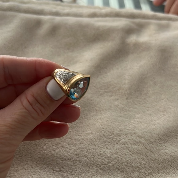 Blue Topaz 14KT gold stunning ring with diamonds - Picture 3 of 9